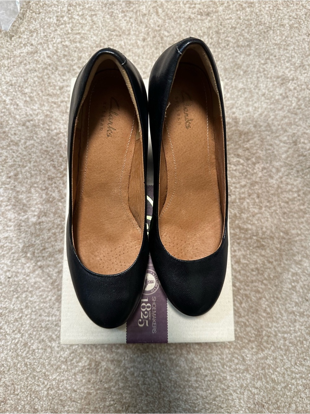 Clarks Black Leather Women's Round-Toe Heels